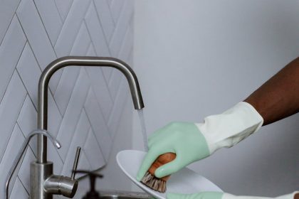 ilustrasi dish washing machine